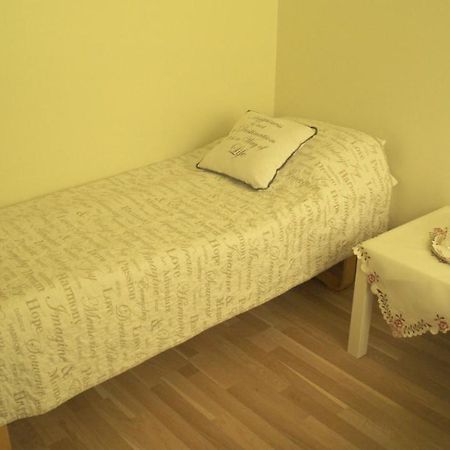 Twin Room With Shared Bathroom Njarthvik Екстериор снимка