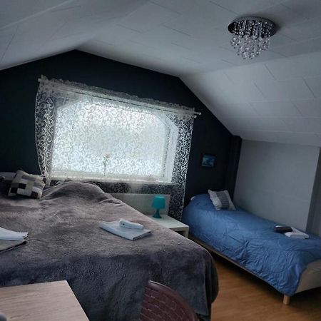 Twin Room With Shared Bathroom Njarthvik Екстериор снимка