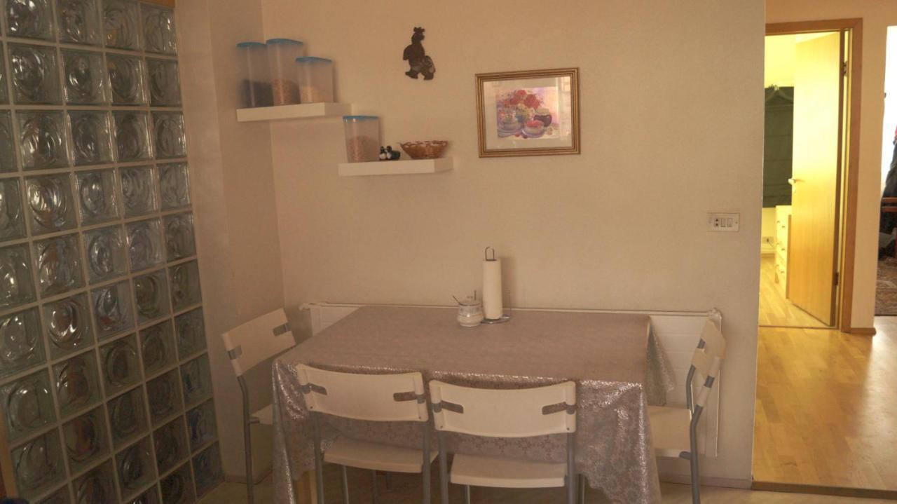 Twin Room With Shared Bathroom Njarthvik Екстериор снимка