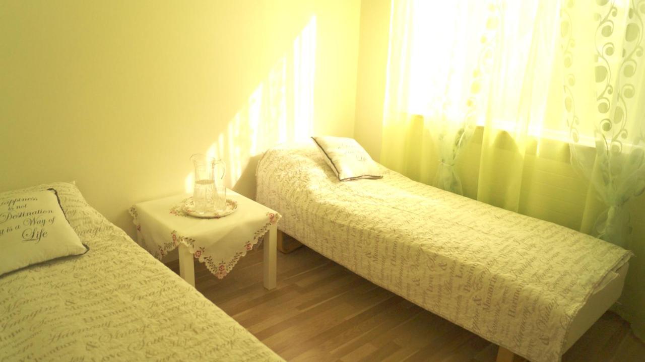 Twin Room With Shared Bathroom Njarthvik Екстериор снимка
